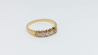 L735 Anillo oro 18k 5 circonitas brillantes