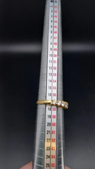 L735 Anillo oro 18k 5 circonitas brillantes