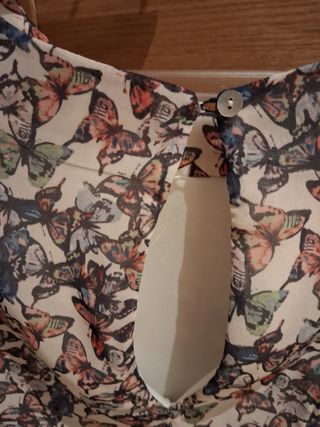 Vestido corto evasé estampado mariposas