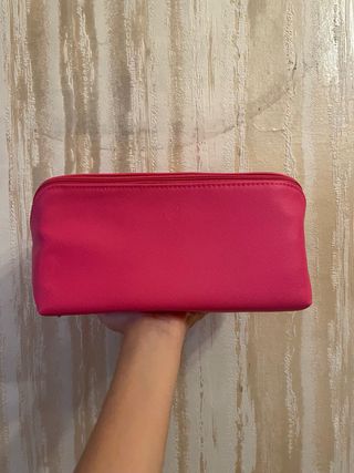 Neceser Carolina Herrera Rosa