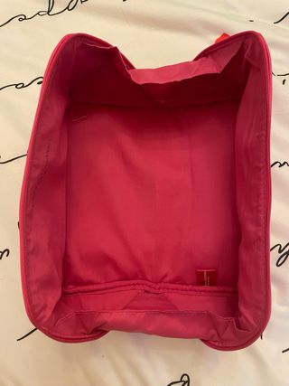 Neceser Carolina Herrera Rosa