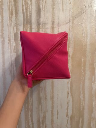 Neceser Carolina Herrera Rosa