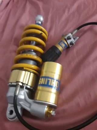 Amortiguador Öhlins Dorado y Negro