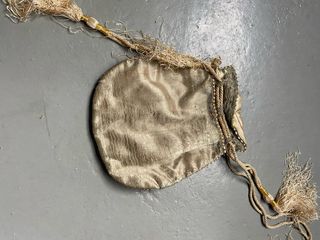 Bolso de fiesta dorado y beige