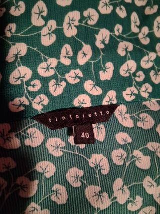 Vestido Midi Estampado Verde y Blanco con lazada.