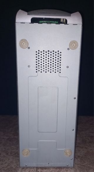1x Torre de PC + 1x Disquetera (Sony)