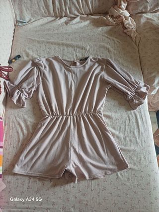 Mono Boohoo rosa manga abullonada