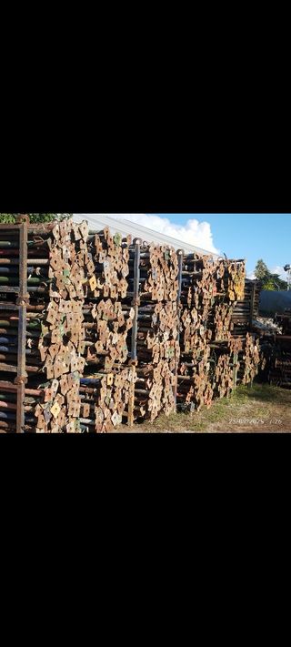 Puntales de obra metálicos