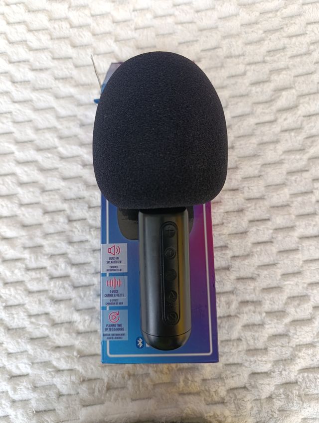 Micrófono con altavoz y efectos de voz