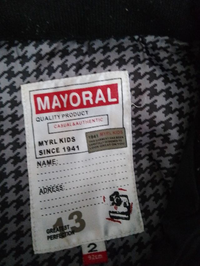 Gilet imbottito con cappuccio