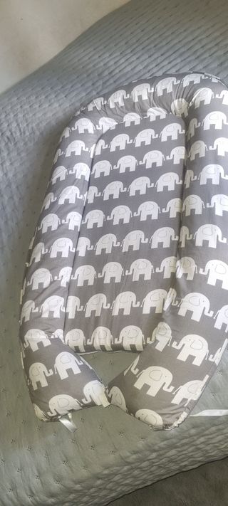 Reductor de bebé con estampado de elefantes