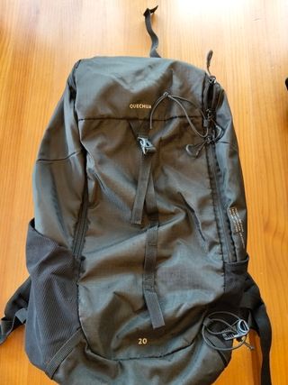 Mochila Quechua 20L Montaña y Trekking