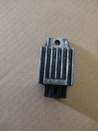 Regulador corriente original Kymco 