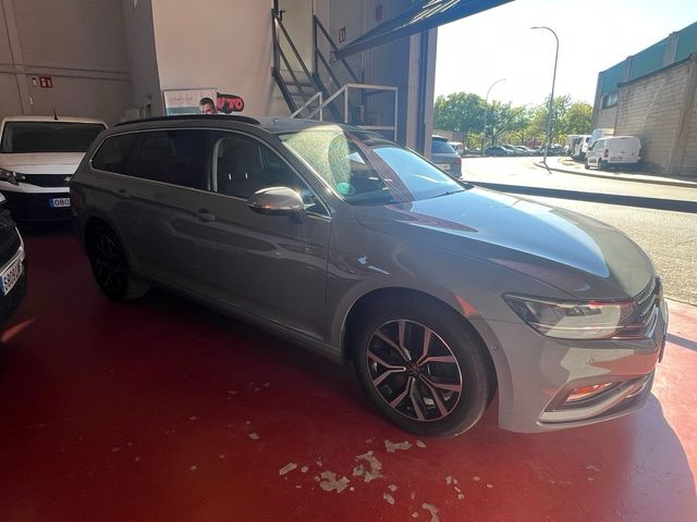 Volkswagen Passat 2022