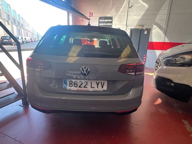 Volkswagen Passat 2022