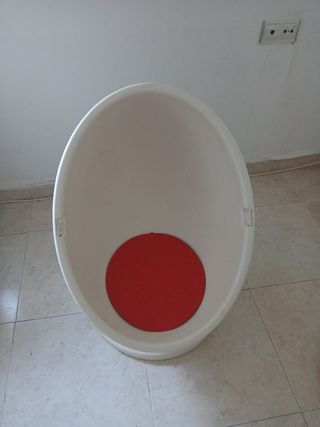 URGE VENDER,REBAJADO Sillón giratorio blanco y roj