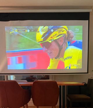 Proyector Epson EH-TW7000 4K HDR
Nuevo vale 1,100€