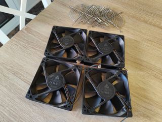 4 Ventiladores Delta AFB1212H 120mm 83CFM
