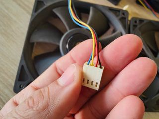4 Ventiladores Delta AFB1212H 120mm 83CFM