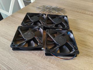 4 Ventiladores Delta AFB1212H 120mm 83CFM