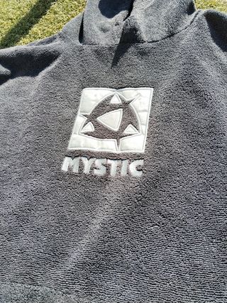 Poncho Mystic Gris Talla Única