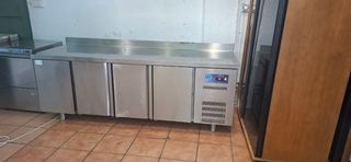 Bajo mostrador frigorífico 4 puertas coreco