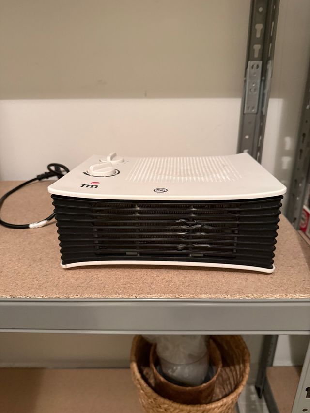 Riscaldatore Fm in bianco e nero