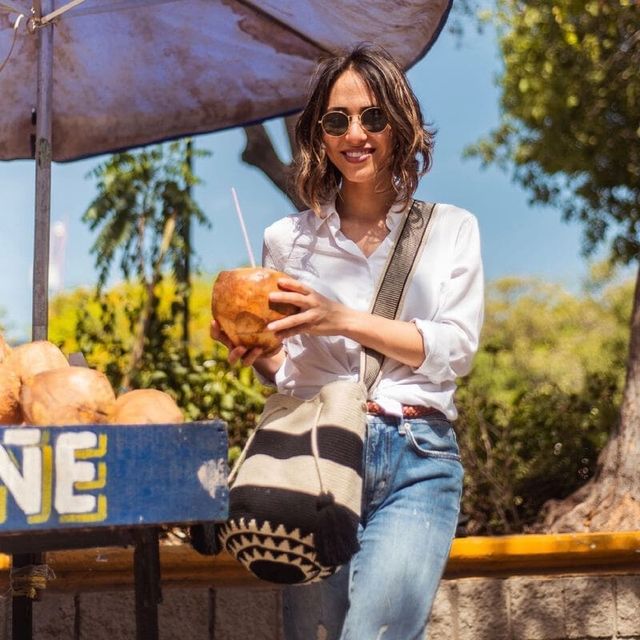 Mochila Wayuu LOMBIA Grande Negra y Beige