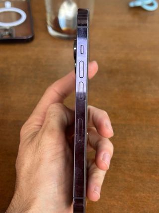 iPhone 14 Pro Morado