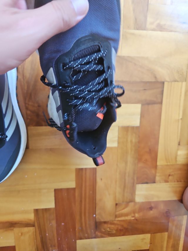 Adidas Cloufoam Repelente al Agua