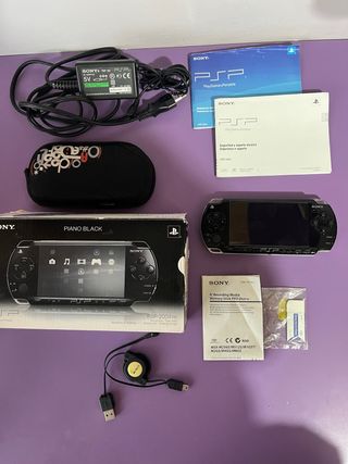 PSP SONY SLIM & LITE 2004 PIANO BLACK SIN BATERÍA
