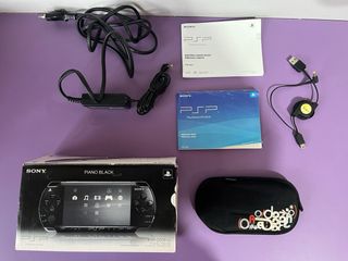 PSP SONY SLIM & LITE 2004 PIANO BLACK SIN BATERÍA