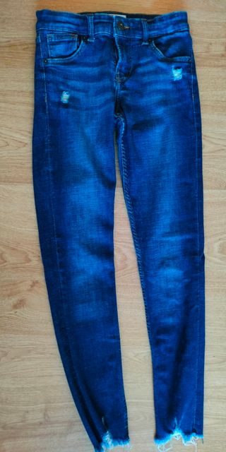 Pantalón vaquero Bershka azul desgastado
