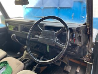 Land Rover Defender 1985