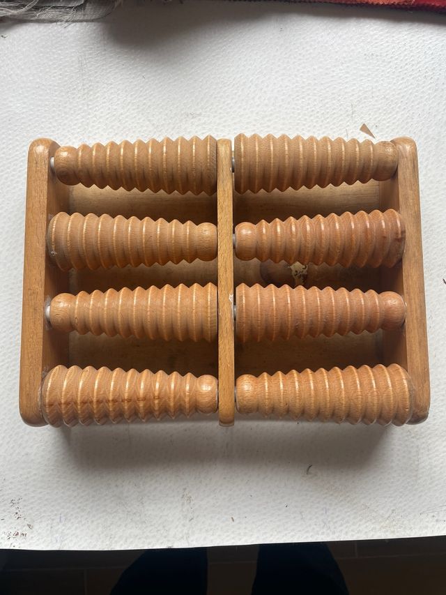 Massaggiatore per piedi in legno