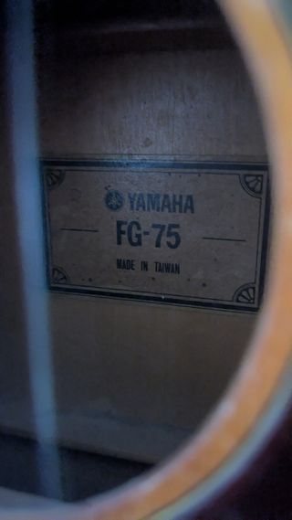 Guitarra Acústica Yamaha FG75  white label 