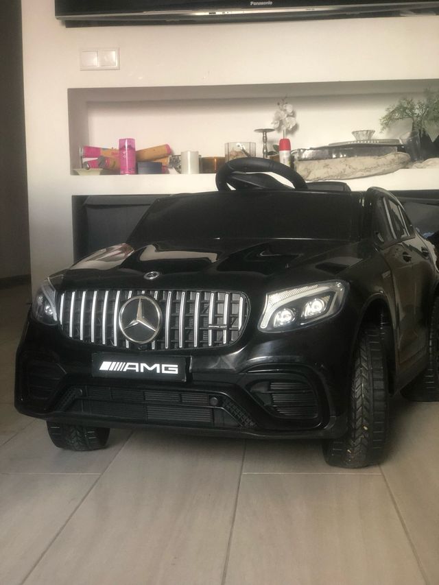 Coche eléctrico infantil Mercedes AMG