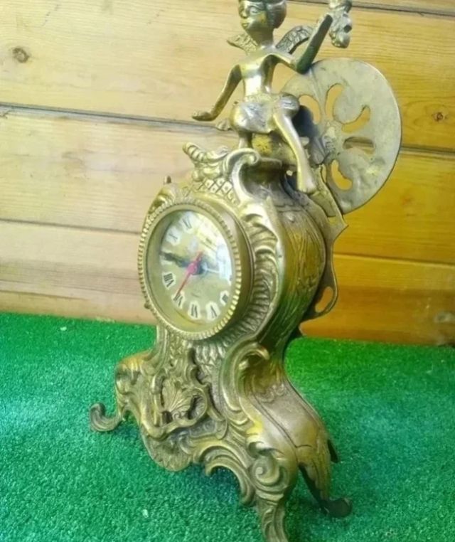 OROLOGIO DA TAVOLO IN BRONZO CON ANGELO