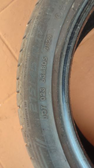 Neumático 215/45/17