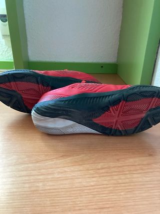 Zapatillas de fútbol sala rojas