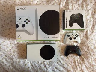 Xbox Series S 512GB + 2 Controller Originali 
