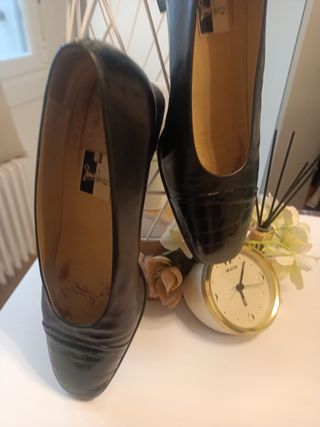 Zapatos de salón negros para mujer