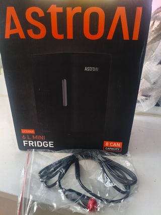 Nevera portátil AstroAI 6L. Enfría y calienta.