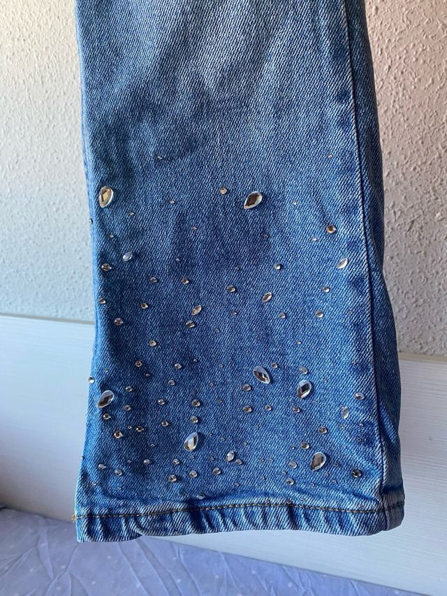 Pantalón vaquero Zara Kids con abalorios