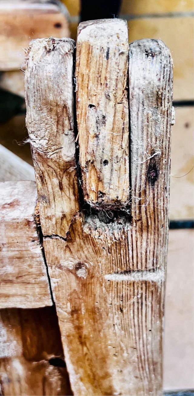 Taca-taca antiguo de madera