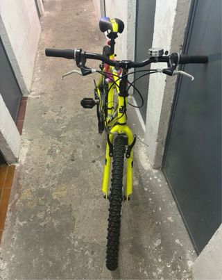Bicicleta Amarilla Fosforescente 