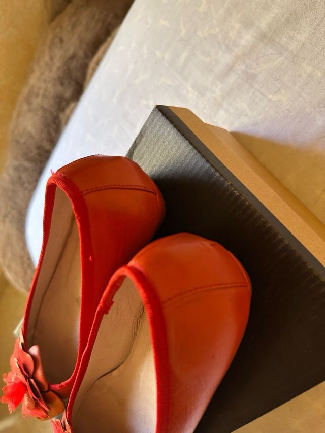 Bailarinas rojas Línea Joven talla 38 con flor