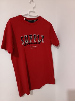 Camiseta Supply & Demand Roja