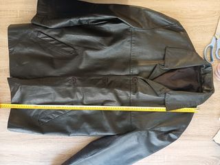 Chaqueta de cuero negra