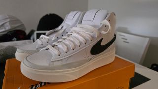 Zapatillas Nike Blazer Phantom Mid Blancas Negras